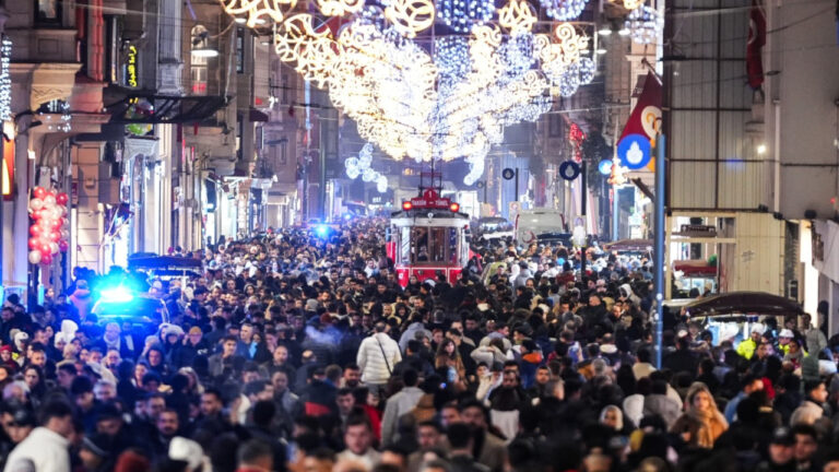 turkiye-yeni-yila-zamlarla-girdi-otv-mtv-harclar-cezalar-yXB4d9RZ.jpg