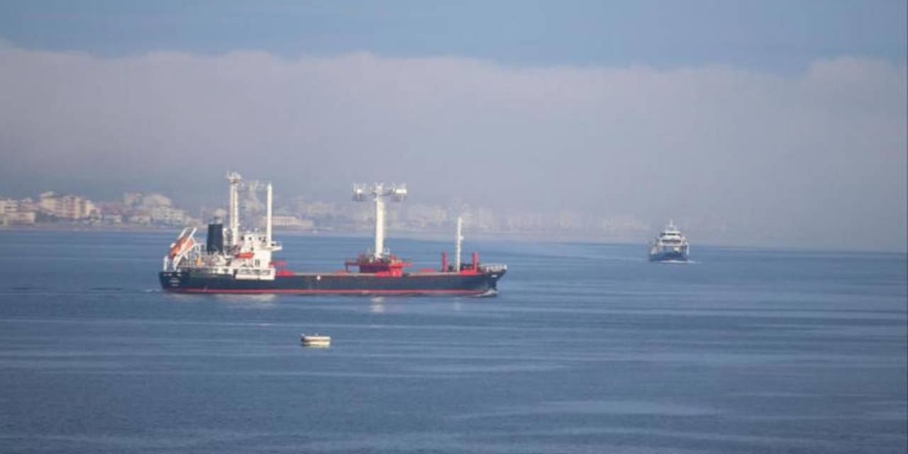 canakkale-bogazi-gemi-gecislerine-yeniden-acildi-K6HI2YOU.jpg