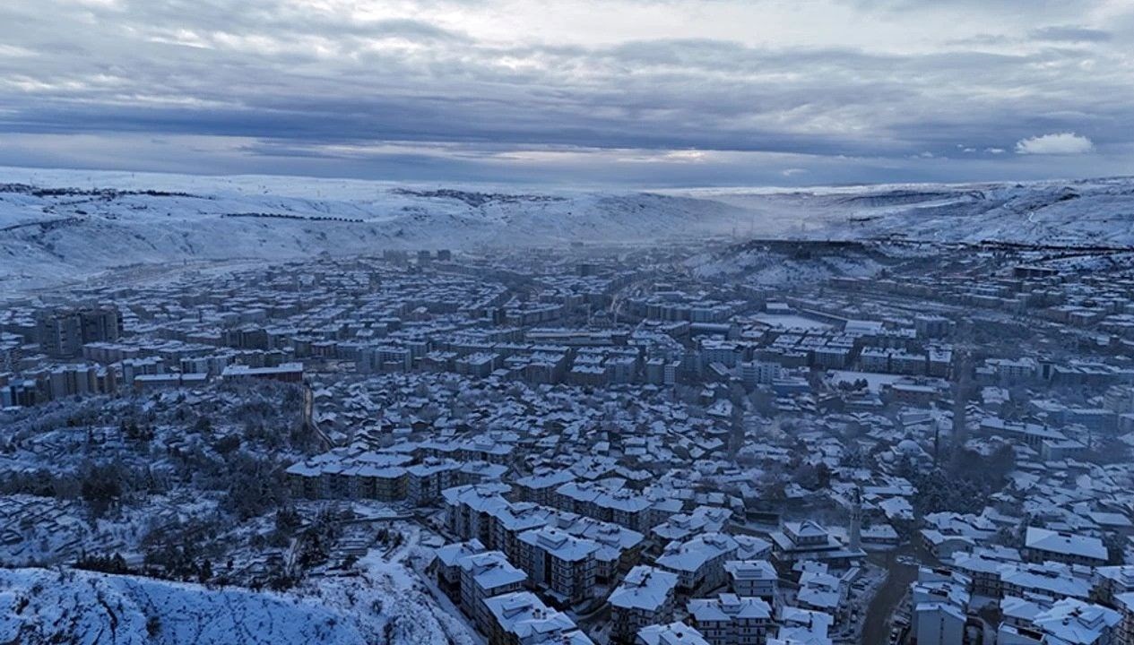 cankiri-buz-kesti-sifirin-altinda-12-derece-olculdu-RwLbMdAG.jpg