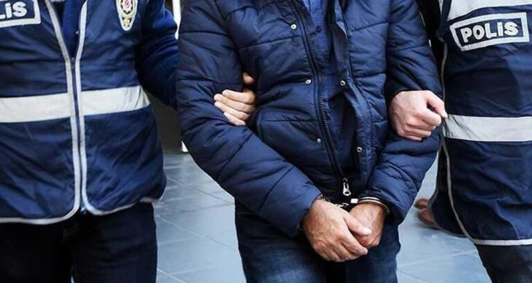 cinayet-zanlisi-gizli-bolmeden-cikti-ZH5T93jJ.jpg