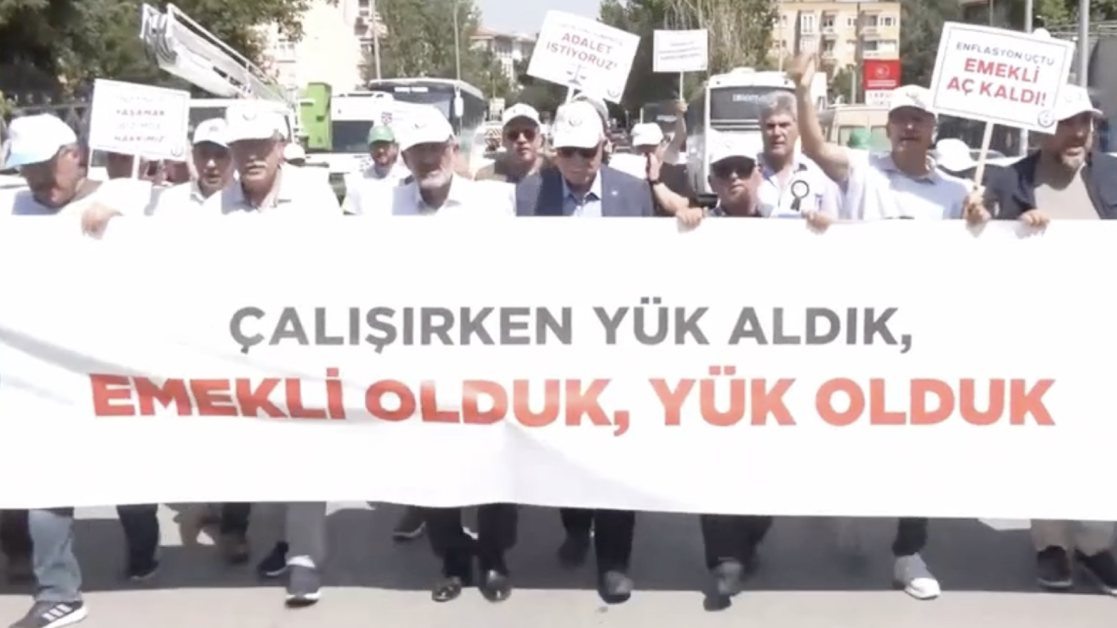 emekli-memur-sen-uyelerinden-hukumetin-zam-teklifine-protesto-hakkimizin-gozetilmedigi-bu-teklife-hayir-diyoruz-BqwPBYLs.jpg