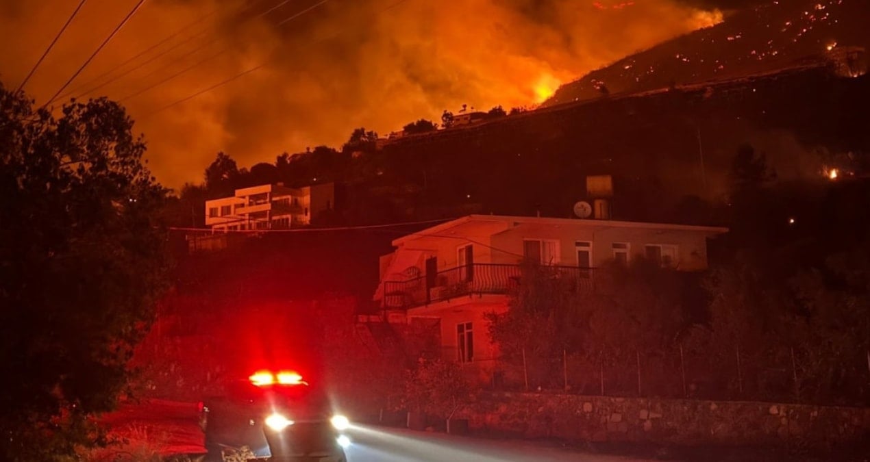 alanyada orman yangini bazi evler bosaltildi e9chfWXh