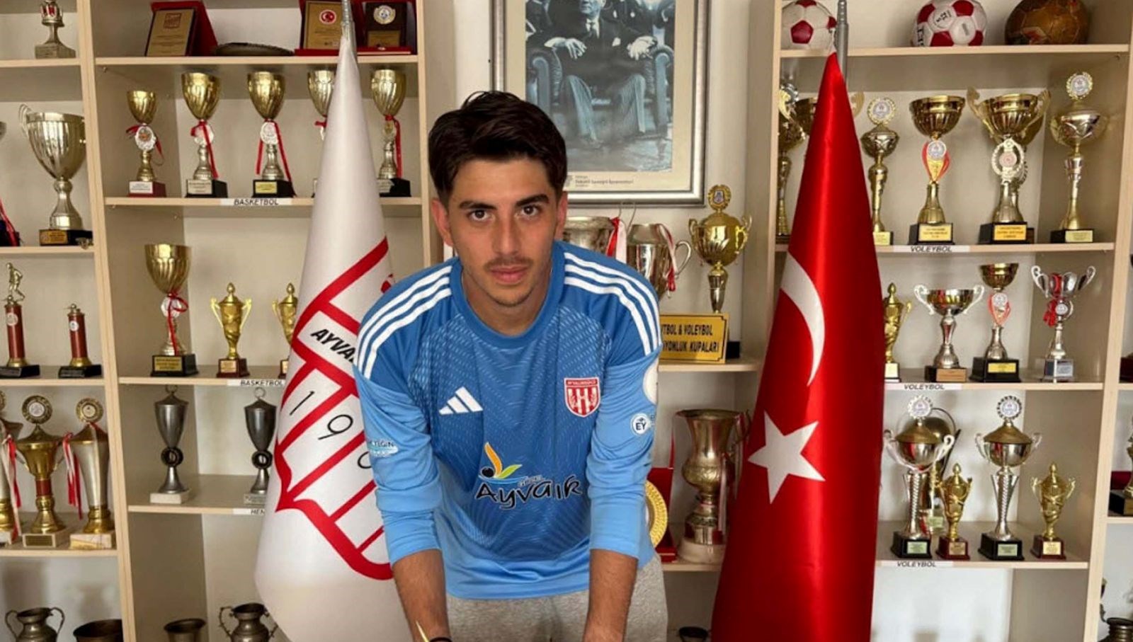 ayvalikgucune genc kaleci 5NeLVkWv