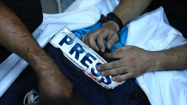 gazze seridinde bir gazeteci daha israil saldirisinda oldu 7BA4gC9s