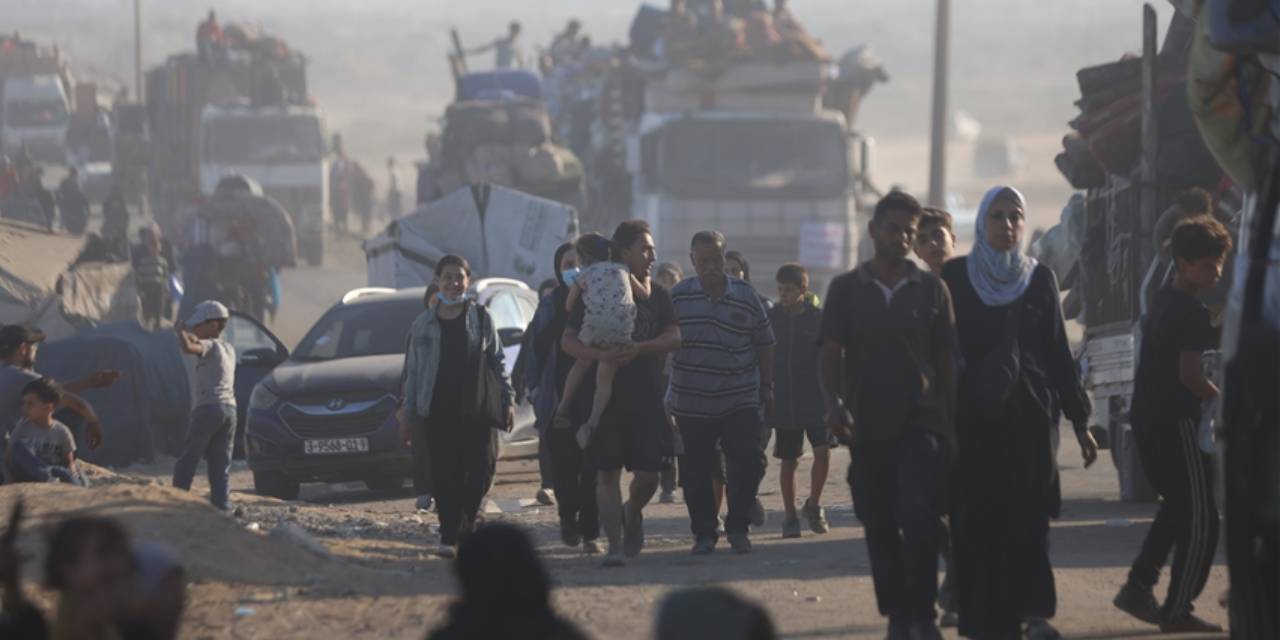 gazzede son 24 saatte 38 kisi hayatini kaybetti olu sayisi 65 bin 382ye yukseldi JWIpXlUD