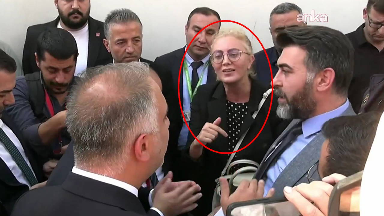 iceride kongre disarida gerginlik chp istanbul il kongresini durdurma kararini teblig ederken tavirlari dikkat cekmisti o ismin kim oldugu ortaya cikti vAT2xKTD