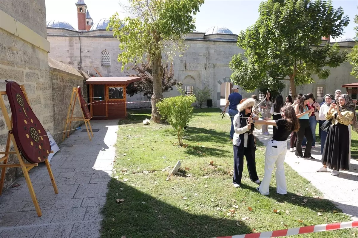 ogrenciler kirkpinar yagli gureslerini tanidi DRRfzh9d