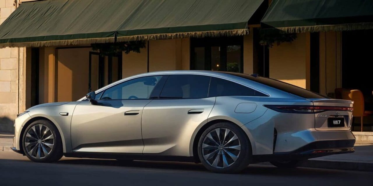 yeni bir toyota geliyor huawei ve xiaomi teknolojisiyle donatildi jPQKkMVF