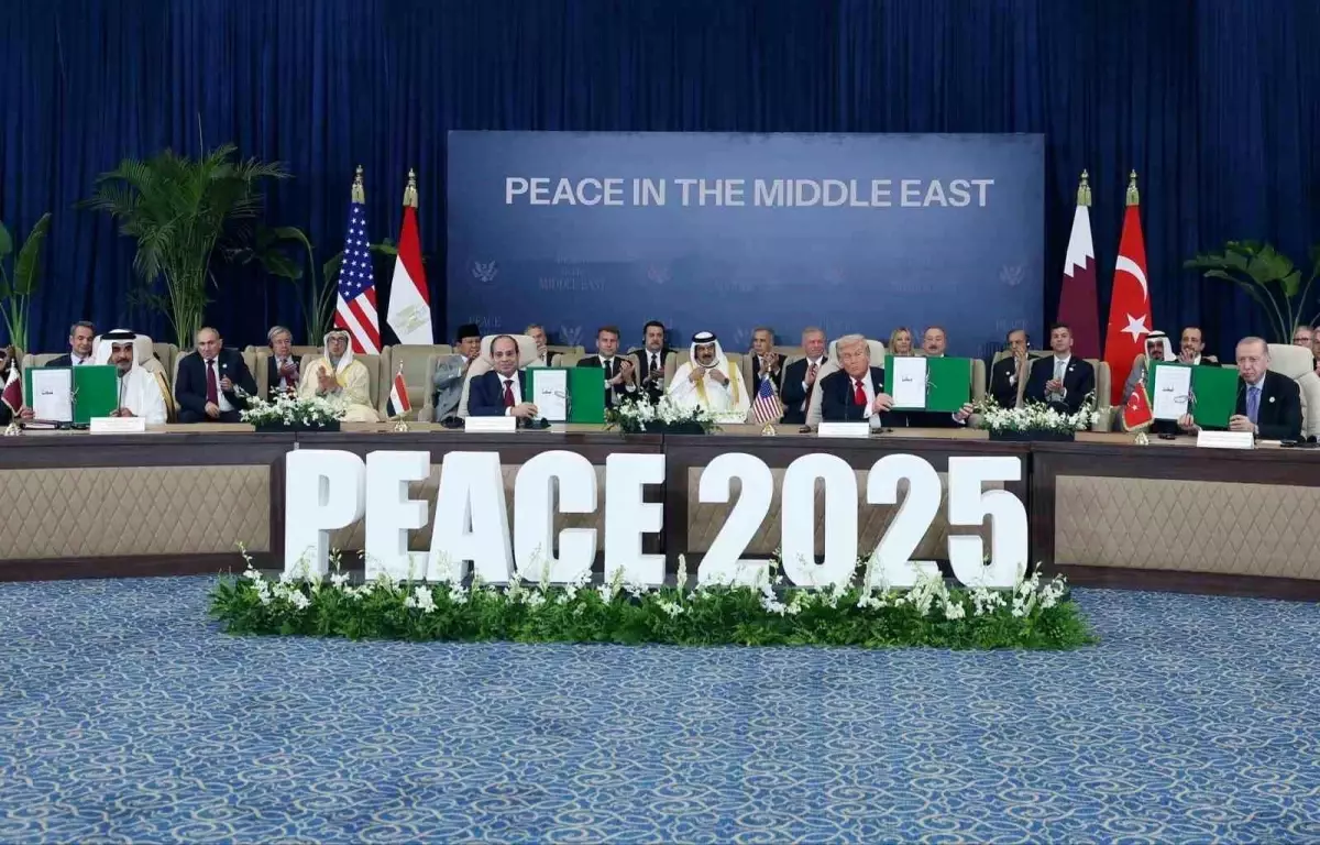 erdogan gazzede kalici ateskes icin zirveye katildi ZRS4I93d.jpg