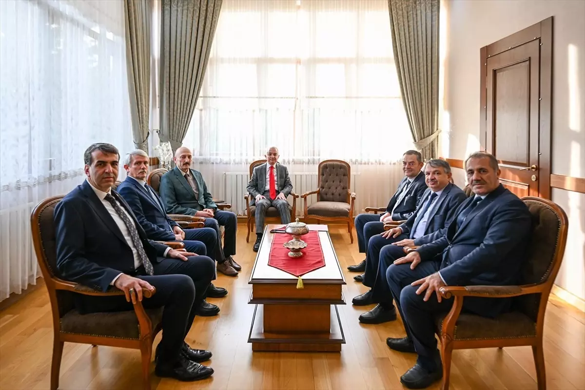 kirklareli valisi ugur turan il milli egitim mudurlugunu ziyaret etti gxJXSZF1.jpg