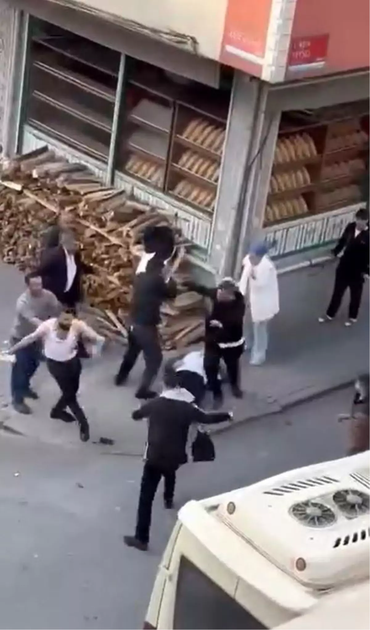 kucukcekmecede bicakli ve sopali kavga 5 yarali 4pxlnzLV.jpg