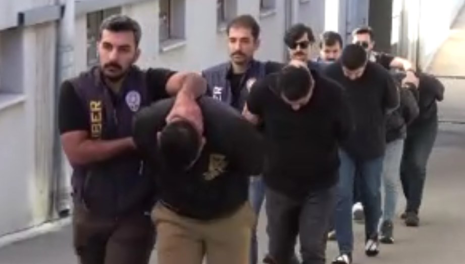 sazan sarmali yonetimiyle 1 milyon liralik vurgun YO9zlttF.jpg