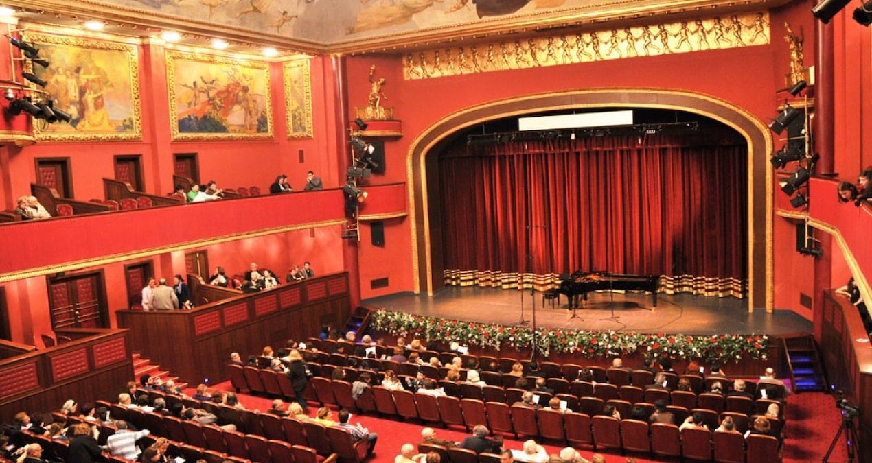 sureyya operasinda caykovski ruzgari 9BSVbOxX