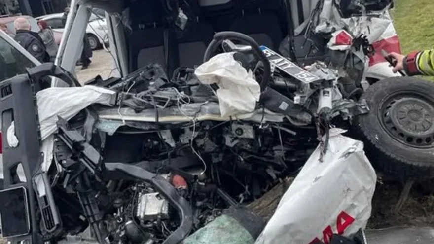 Görev Başında Feci Kaza; Bir Sağlık Çalışanı Hayatını Kaybetti, İki Kişi Yaralı