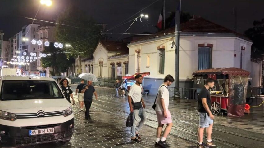 Istanbulda saganak etkili oluyor sYXhxOcb